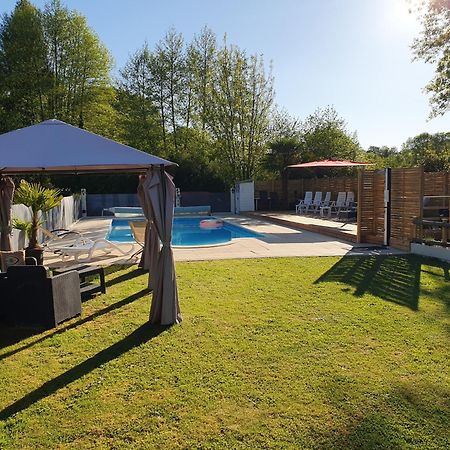 Luxury Safari Tents At Moulin Du Pommier Glamping & Camping Saulgond Exterior foto